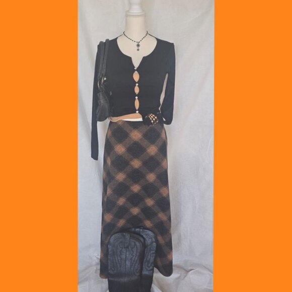 Size s, Button Down Cropped Top, Gem Buttons - Picture 1 of 2